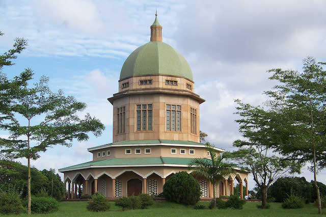 Uganda, Kampala on the road