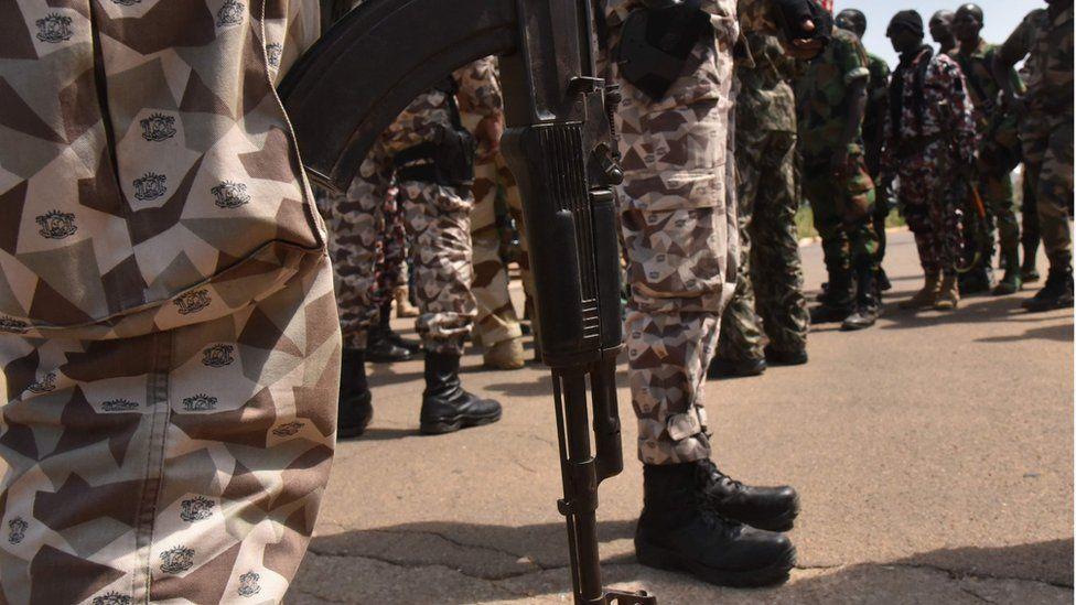 militari soldati